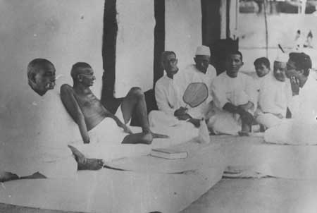Gandhiji & Sardar Patel at Borsad, 1934.jpg